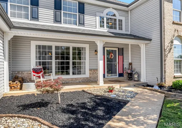 2nd image of 861 Legends View Dr, Eureka, MO 63025 | MLS# MIS26038990