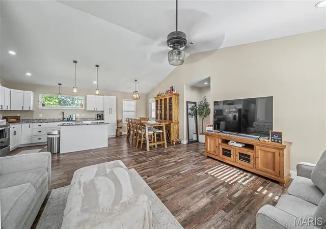 Homes for sale in Waynesville, MO | 177 Mesa Dr, Waynesville, MO 65583 | MLS# MIS26038999