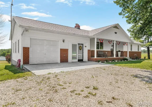 Homes for sale in New Bloomfield, MO | 8430 County Road 349, New Bloomfield, MO 65063 | MLS# MIS26039008