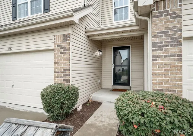 3rd image of 1842 Sterling Oaks Dr, Saint Peters, MO 63376 | MLS# MIS26039019