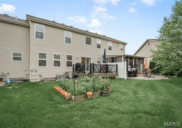 33rd image of 1842 Sterling Oaks Dr, Saint Peters, MO 63376 | MLS# MIS26039019