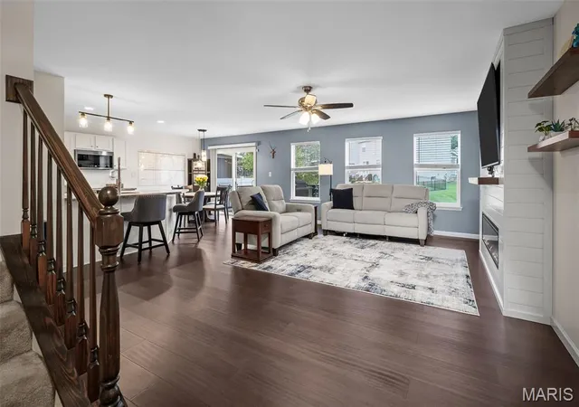 4th image of 1842 Sterling Oaks Dr, Saint Peters, MO 63376 | MLS# MIS26039019