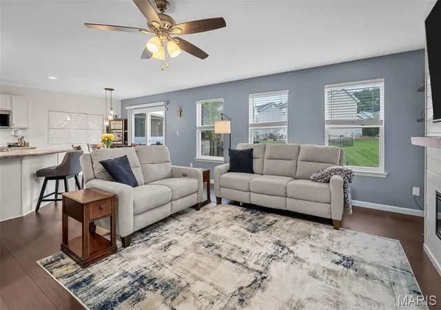 5th image of 1842 Sterling Oaks Dr, Saint Peters, MO 63376 | MLS# MIS26039019