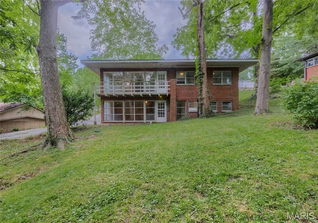 Photo 1 of Single family home for sale at 828 Willoway Ave, East Alton, IL 62024 | MLS# MIS26039044 | Listing updated on 2026-09-06