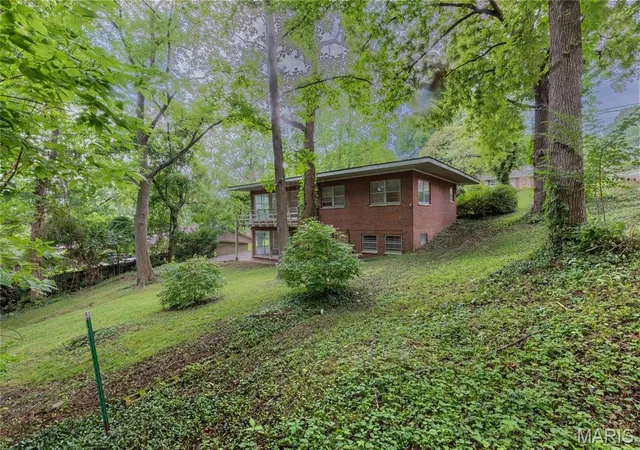 Photo 37 of Single family home for sale at 828 Willoway Ave, East Alton, IL 62024 | MLS# MIS26039044 | Listing updated on 2026-09-06