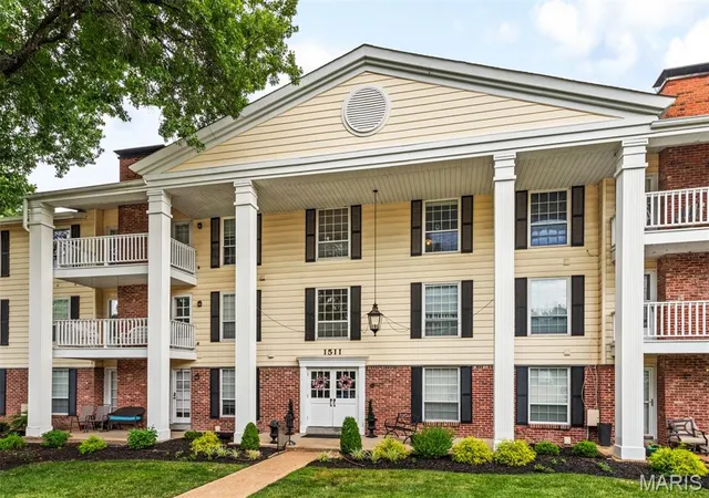 Photo 1 of Condo for sale at 1511 Hampton Hall Dr #10, Chesterfield, MO 63017 | MLS# MIS26039046 | Listing updated on 2026-10-26