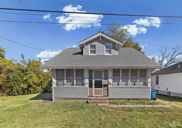 1st image of 607 Milton Rd, Alton, IL 62002 | MLS# MIS26039054