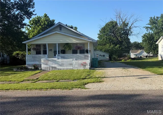 Homes for sale in Sullivan, MO | 320 Pine St, Sullivan, MO 63080 | MLS# MIS26039061