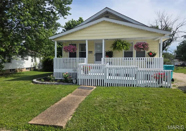 Homes for sale in Sullivan, MO | 320 Pine St, Sullivan, MO 63080 | MLS# MIS26039061