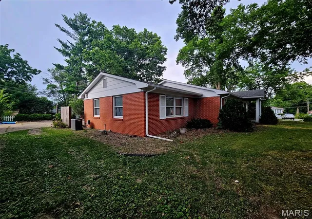 Homes for sale in Troy, MO | 8 Friendship Ct, Troy, MO 63379 | MLS# MIS26039066
