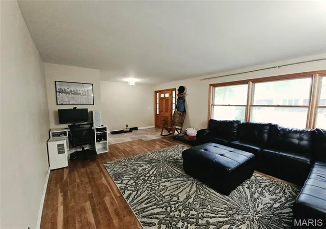 Photo 2 of Single family home for sale at 8 Friendship Ct, Troy, MO 63379 | MLS# MIS26039066 | Listing updated on 2026-09-21