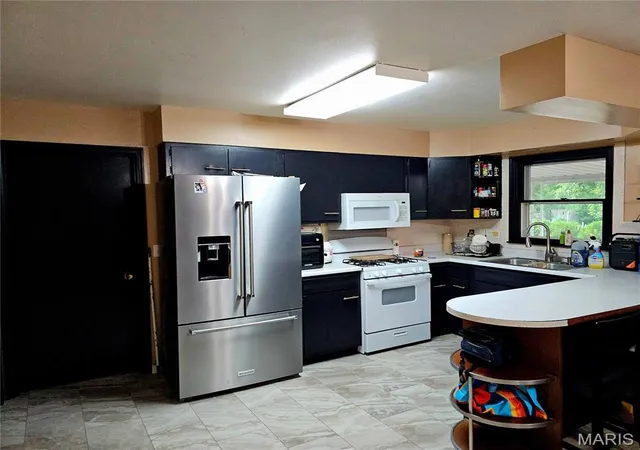 Photo 3 of Single family home for sale at 8 Friendship Ct, Troy, MO 63379 | MLS# MIS26039066 | Listing updated on 2026-09-21