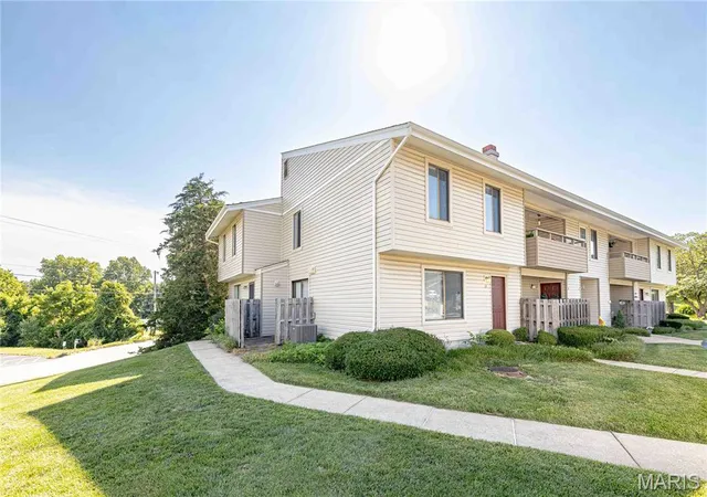 2nd image of 13 Dixons Ct #B, O'fallon, MO 63366 | MLS# MIS26039067