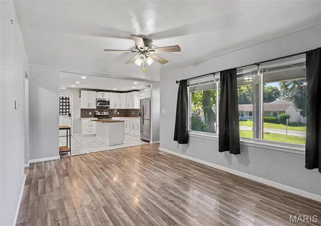 Homes for sale in Mount Vernon, IL | 930 York Rd, Mount Vernon, IL 62864 | MLS# MIS26039081