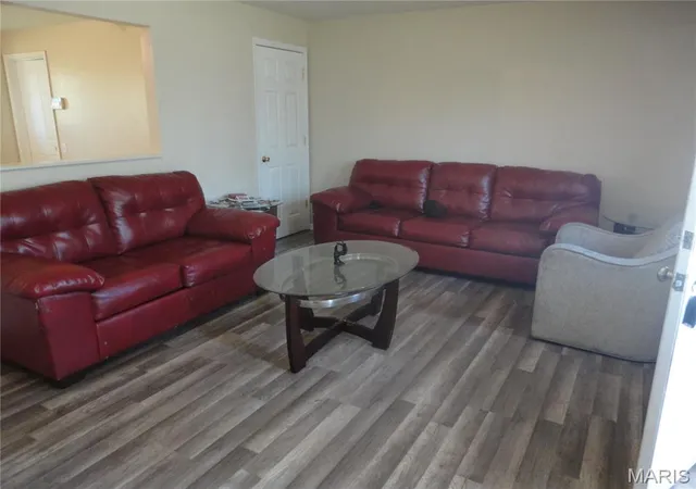 2nd image of 10323 Varnum Dr, Saint Louis, MO 63136 | MLS# MIS26039085