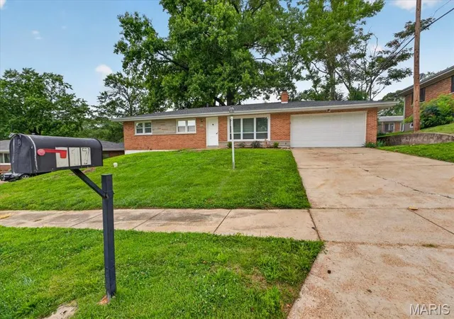 Homes for sale in Ferguson, MO | 917 Westwold Ave, Ferguson, MO 63135 | MLS# MIS26039087