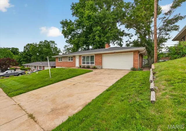 Homes for sale in Ferguson, MO | 917 Westwold Ave, Ferguson, MO 63135 | MLS# MIS26039087