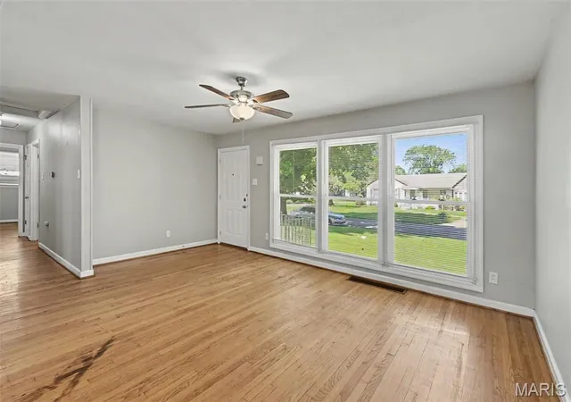 2nd image of 570 Saint Christina Ln, Florissant, MO 63031 | MLS# MIS26039106