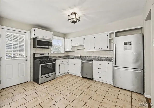 4th image of 570 Saint Christina Ln, Florissant, MO 63031 | MLS# MIS26039106