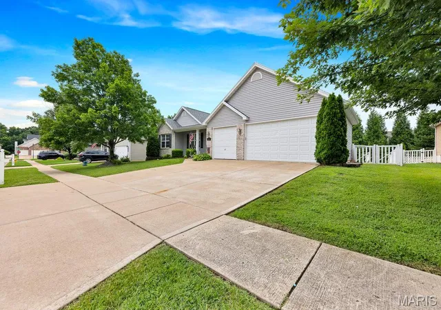 4th image of 228 Highland Meadows Dr, Wentzville, MO 63385 | MLS# MIS26039111