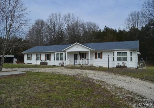 Photo 1 of Single family home for sale at 222 Scanland Farm Rd, Montgomery City, MO 63361 | MLS# MIS26039112 | Listing updated on 2026-08-22