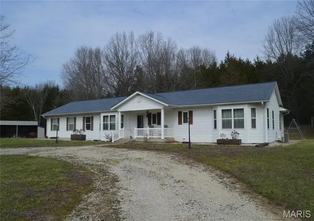 Photo 2 of Single family home for sale at 222 Scanland Farm Rd, Montgomery City, MO 63361 | MLS# MIS26039112 | Listing updated on 2026-08-22