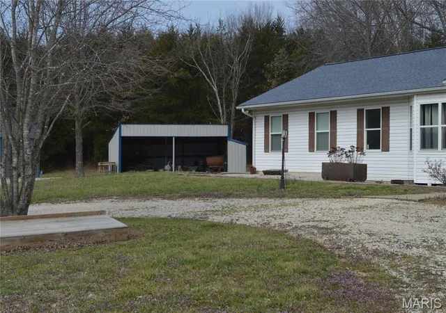 Photo 3 of Single family home for sale at 222 Scanland Farm Rd, Montgomery City, MO 63361 | MLS# MIS26039112 | Listing updated on 2026-08-22