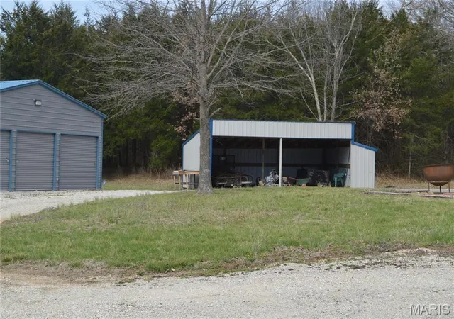 Photo 5 of Single family home for sale at 222 Scanland Farm Rd, Montgomery City, MO 63361 | MLS# MIS26039112 | Listing updated on 2026-08-22