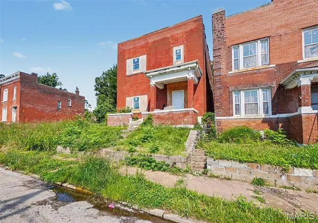 Photo 2 of Single family home for sale at 3067 Marcus Ave, Saint Louis, MO 63115 | MLS# MIS26039121 | Listing updated on 2026-06-30