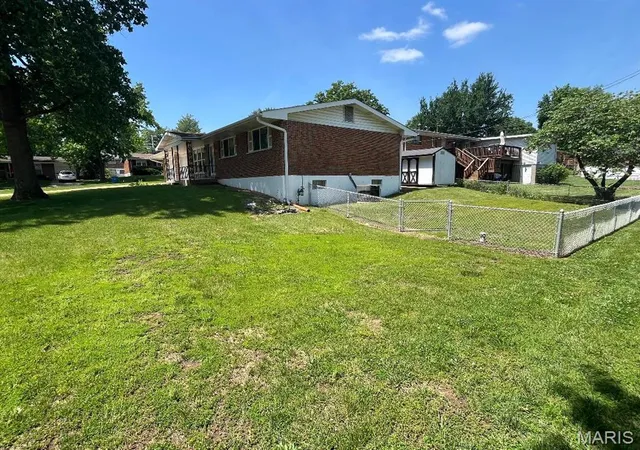 Homes for sale in Unincorporated, MO | 4102 Schlogl Dr, Unincorporated, MO 63125 | MLS# MIS26039124