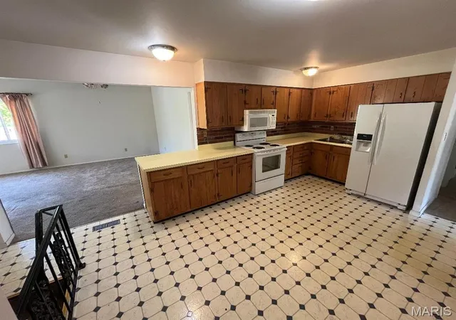 Homes for sale in Unincorporated, MO | 4102 Schlogl Dr, Unincorporated, MO 63125 | MLS# MIS26039124