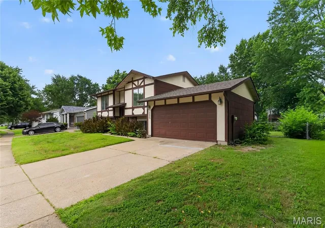 4th image of 15553 95Th Ave, Florissant, MO 63034 | MLS# MIS26039136