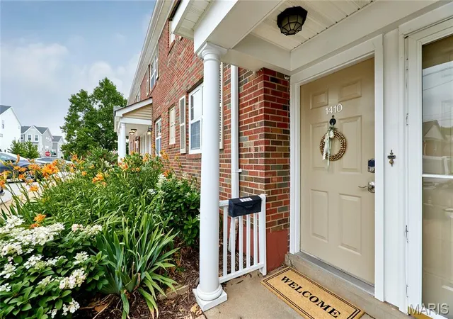 Photo 2 of Condo for sale at 1410 Thrush Pl, Saint Louis, MO 63144 | MLS# MIS26039140 | Listing updated on 2026-09-04