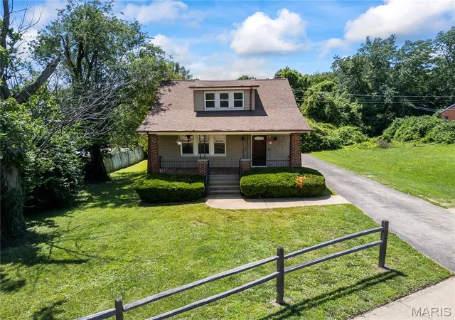 3rd image of 11165 Old Halls Ferry Rd, Saint Louis, MO 63136 | MLS# MIS26039151