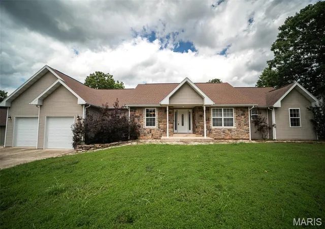 Homes for sale in Waynesville, MO | 109 Summit Pass, Waynesville, MO 65583 | MLS# MIS26039152