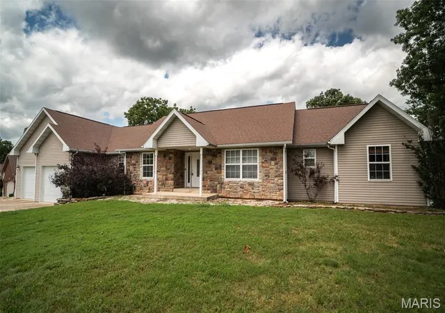 Homes for sale in Waynesville, MO | 109 Summit Pass, Waynesville, MO 65583 | MLS# MIS26039152