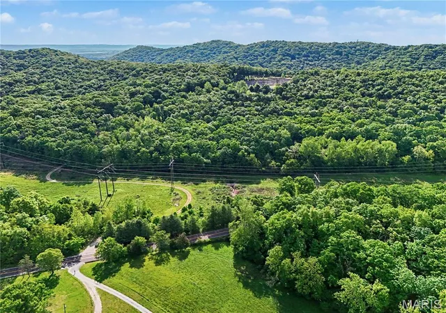 2nd image of 640 Johnson Rd, Festus, MO 63028 | MLS# MIS26039165