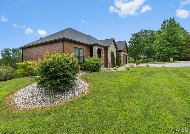 Homes for sale in Cape Girardeau, MO | 785 County Road 612, Cape Girardeau, MO 63701 | MLS# MIS26039174