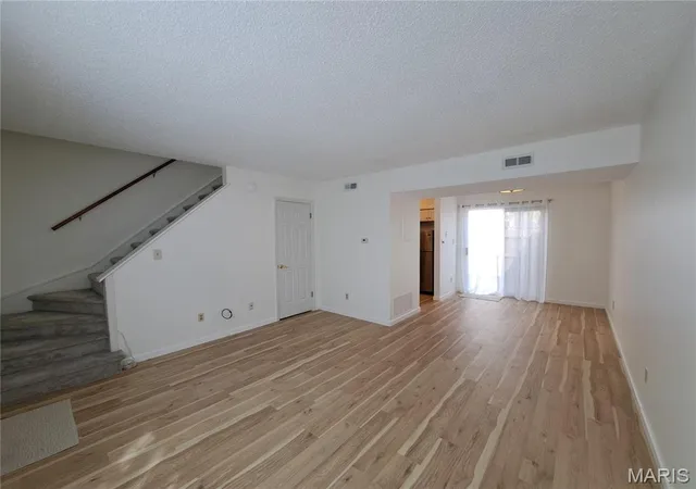 image of 1630 E Swan Cir, Saint Louis, MO 63144 | MLS# MIS26039176