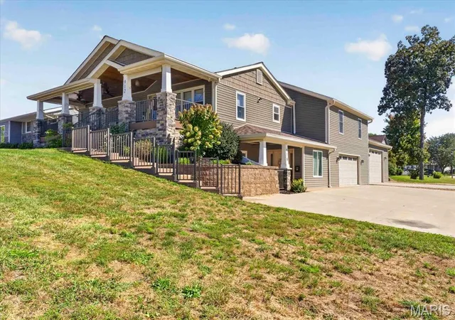 Photo 2 of Single family home for sale at 912 N Main St, O Fallon, MO 63366 | MLS# MIS26039184 | Listing updated on 2026-10-01