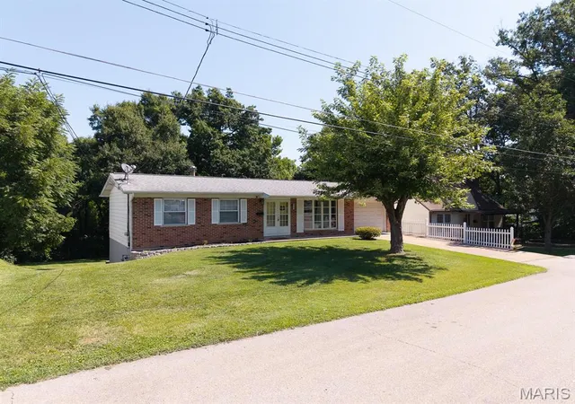 Homes for sale in Festus, MO | 917 Terrace Dr, Festus, MO 63028 | MLS# MIS26039186
