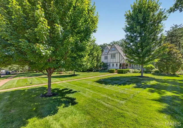 Homes for sale in Webster Groves, MO | 638 Sherwood Dr, Webster Groves, MO 63119 | MLS# MIS26039188