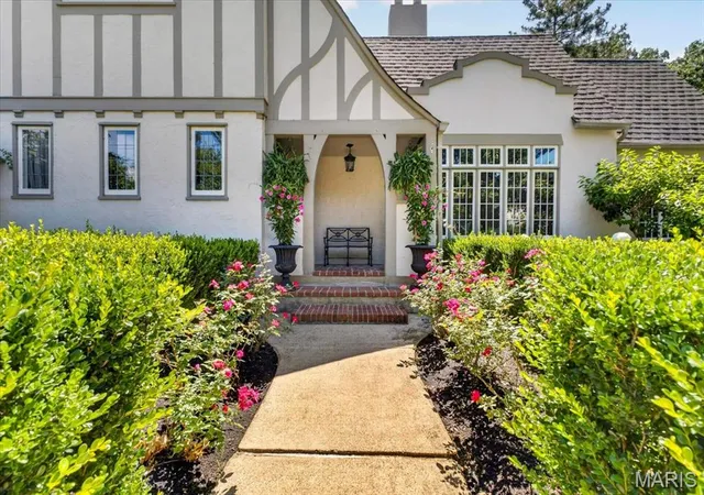 Homes for sale in Webster Groves, MO | 638 Sherwood Dr, Webster Groves, MO 63119 | MLS# MIS26039188