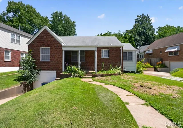 Homes for sale in Overland, MO | 9013 Pallardy Ln, Overland, MO 63114 | MLS# MIS26039191