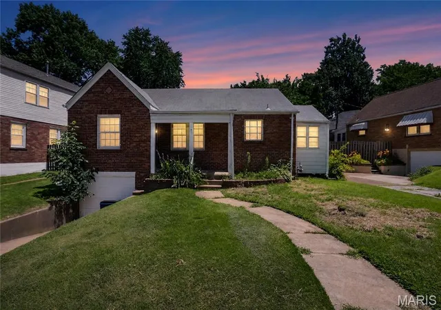 Homes for sale in Overland, MO | 9013 Pallardy Ln, Overland, MO 63114 | MLS# MIS26039191
