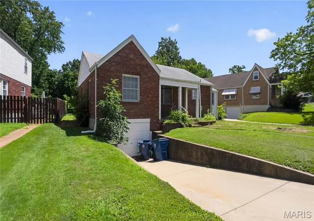 Homes for sale in Overland, MO | 9013 Pallardy Ln, Overland, MO 63114 | MLS# MIS26039191