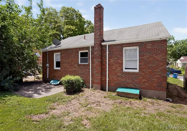 Homes for sale in Overland, MO | 9013 Pallardy Ln, Overland, MO 63114 | MLS# MIS26039191