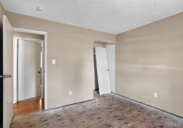 30th image of 2371 Farflung Dr, Florissant, MO 63031 | MLS# MIS26039208