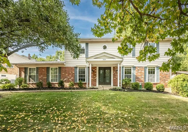 Single family home for sale at 1019 Parkwatch Dr, Ballwin, MO 63011 | MLS# MIS26039209