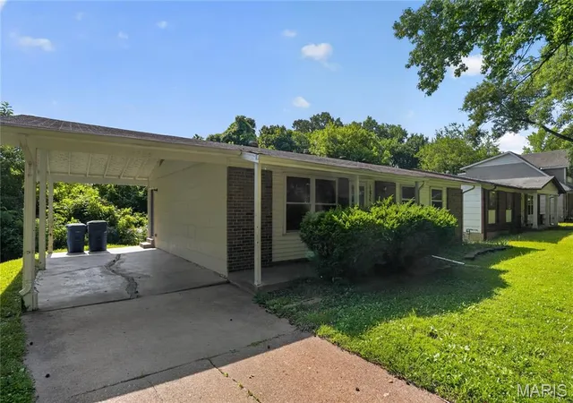 3rd image of 11926 Rio Grande Dr, St Louis, MO 63138 | MLS# MIS26039210